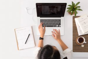 female mentor on laptop - menttium events
